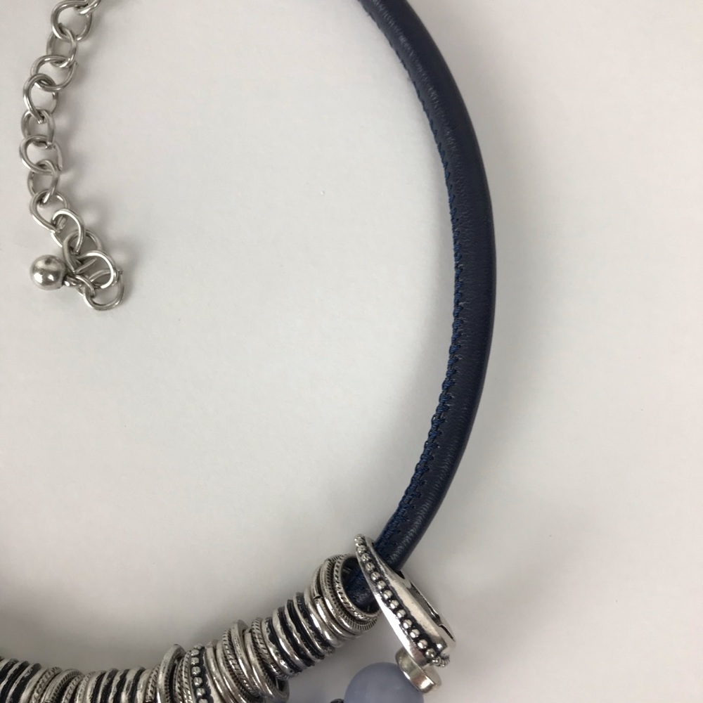 Chico’s Blue Bead & Silver Necklace Blue Leather - Picture 6 of 6